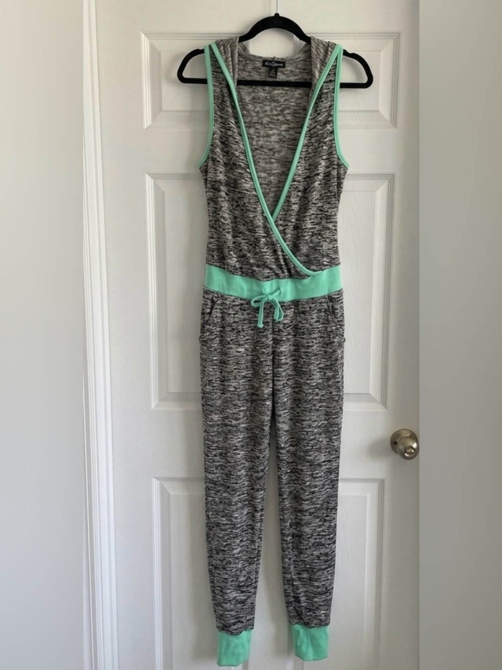NWOT Miss Chievous Space Dye Hooded Sleeveless Jumpsuit Small